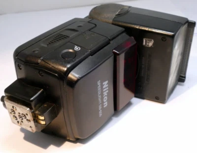 Nikon SB-600 Flash Shoe Mount for Nikon Digital SLR Cameras - PARTS AS IS - Image 1 of 4