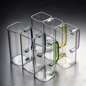 Quadratische Glasbecher mit Deckel & auslaufsicheren Strohhalmen 6er Set - Bild 1 von 6