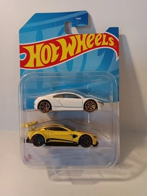 Paquete de 2 autos diecast Hot Wheels ACURA NSX-ASTON MARTIN VANTAGE GTE 1/64 Foto 1 de 4