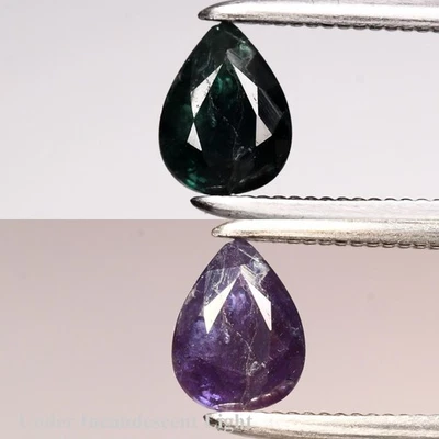 💎 Alejandrita verde profundo natural pera 0,48 quilates 5,5 x 4 mm - Piedra preciosa Tanzania Foto 1 de 4