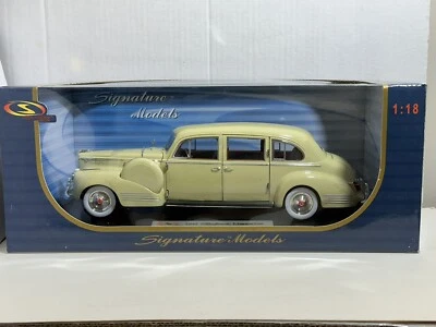 SIGNATURE MODELS 1941 PACKARD LIMOUSINE LIGHT YELLOW 1:18 DIECAST MODEL CAR  #30 - Image 1 of 4