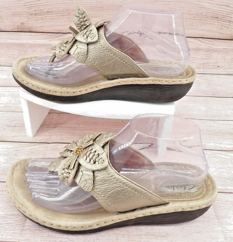 Sandali Clarks Artisan perizoma zeppa zeppa oro metallizzato pelle floreale donna 8 5