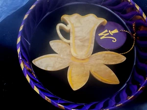 ERSTWILDER FLOWER TEACUP WILLY WONKA COLLECTION RESIN BROOCH 2025 - Picture 1 of 3