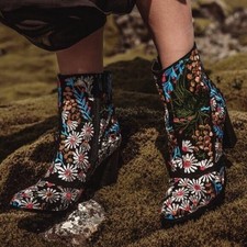Coconuts by Matisse Jess Embroidered Booties Floral Black Size 7.5