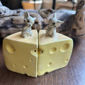 Vintage MCM Mouse & Cheese Salt & Pepper Shakers - Picture 1 of 11