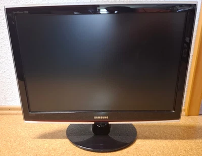 Samsung SyncMaster T240 / 24 Zoll ca. 61 cm / 1920x1200 Pixel / schwarz-rot  - Bild 1 von 4