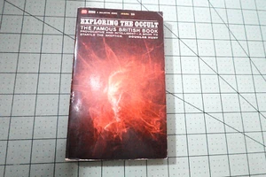 EXPLORING THE OCCULT BY DOUGLAS HUNT 1965 BALLANTINE BKS VINTAGE OCCULT PB - Picture 1 of 3