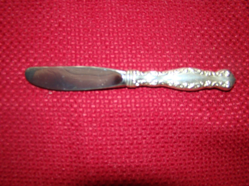 GORHAM STERLING SILVER LOUIS XV HOLLOW HANDLE BUTTER SPREADER NO MONOGRAM  - Image 1 of 1