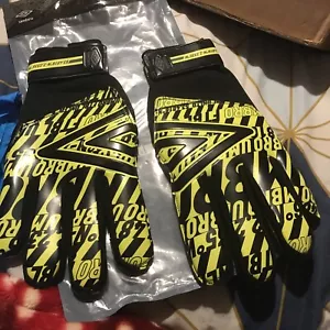 Goalkeeper Gloves Size 12 Umbro New See Photos - Picture 1 of 10