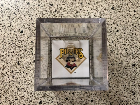 Pittsburgh Pirates Custom MLB World Series Champions Baseball Ring Display Case Cover