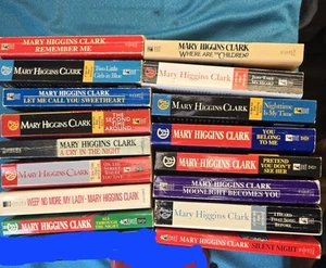 MARY HIGGINS CLARK Paperback Book Lot Of 16 Books Mix Of Modern & Vintage - Afbeelding 1 van 13