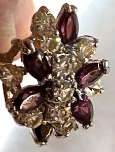 Stunning Purple Crystal Stones Gems Cocktail Ring Gold Tone Size 8. 006-021 - Picture 1 of 15