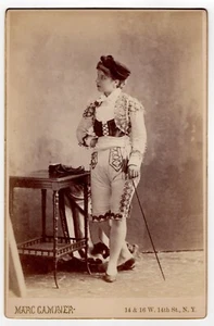 ANNIE DUNSCOMBE : BURLESQUE ACTRESS : UNCOMMON CABINET CARD - Picture 1 of 3