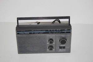 Radio portátil Morphy Richards R150 3 bandas de colección VHF MW LW probada funcionando - Imagen 1 de 15