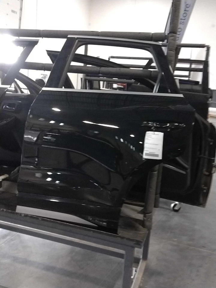 2021 AUDI Q3 Left Door Black 85000 Mi OEM Used NJ25-17478-438537 - Image 1 of 3