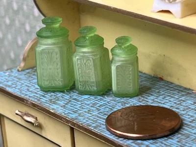 Juego de 3 tarros miniatura inspirados en L. E. Smith verde Atterbury Scroll Foto 1 de 4