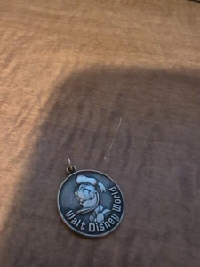 Walt Disney Productions Disneyland Donald Duck Charm Anhänger Sterlingsilber - Bild 1 von 2