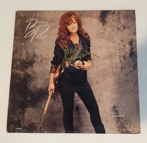 BONNIE RAITT SIGNIERT NICK OF TIME VINYL-LP ZU MARK COA - Bild 1 von 1