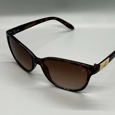 Simply Vera Wang Sunglasses Leopard Print With Gradient Black Lens EUC - Image 1 of 4