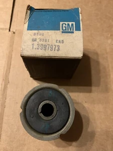 1964-1972 Chevelle, 442, GTO, Upper Rear Control Arm Bushing NOS GM # 3997973 - Foto 1 di 5