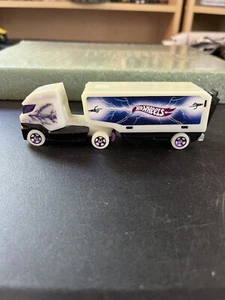 HOT WHEELS 2019 TRACK STARS HAULERS HAULIN' HEAT PHOTO LUMINESCENT WHITE Loose - Picture 1 of 6