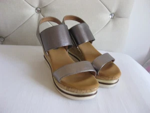 Ladies wedge sandals in genuine shiny gold leather, by MODA in PELLE- Size 5 - Picture 1 of 6