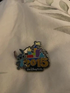 Lilo And Stitch Pin Badge 2015 Walt Disney World - Picture 1 of 1