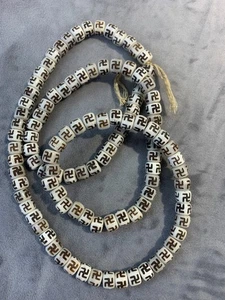 Tibetische handgeschnitzte *buddhistische Hakenkreuze* 108 Perlen kurze Halskette - Bild 1 von 6