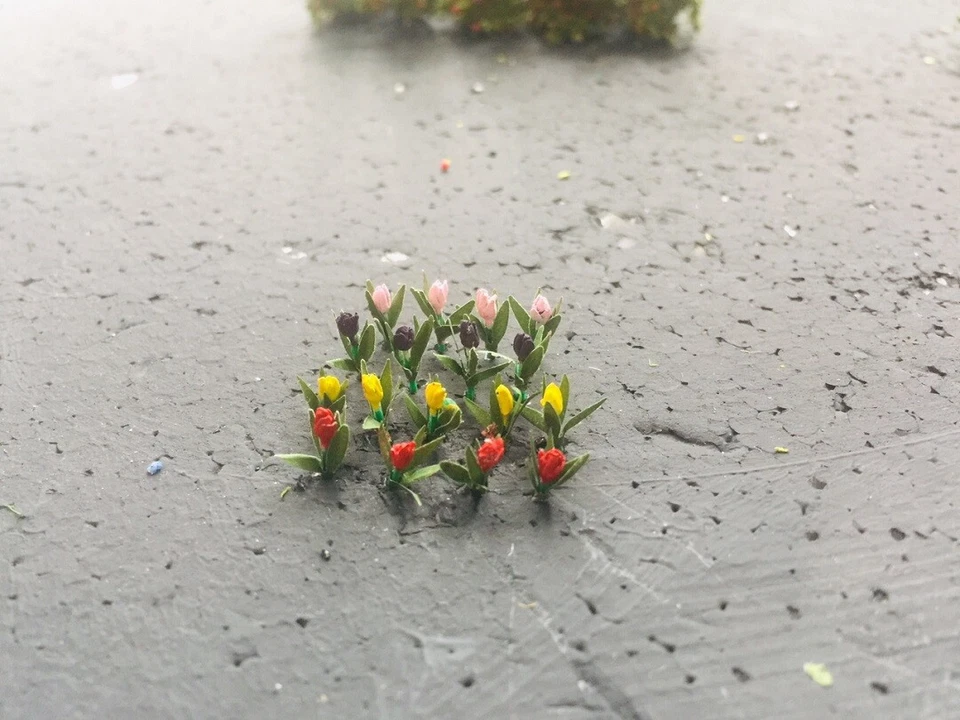 MP SCENERY 44 Tulips N Gauge Farm Flowering Plants Railroad Layout N Scale - Image 1 of 1