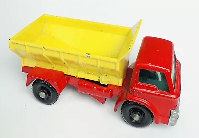 LESNEY MATCHBOX No. 70 GRIT SPREADING TRUCK 1966 Toy Farm Dump Equipment - Image 1 of 4