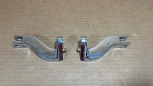 Harley Davidson OEM Footpeg Mount Bracket Set Passenger Chrome V-Twin Touring - Picture 1 of 10