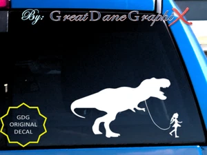 Pegatina de calcomanía de vinilo Girl Walking a Tyrannosaurus Rex - Elección de color - ALTA CALIDAD - Imagen 1 de 2
