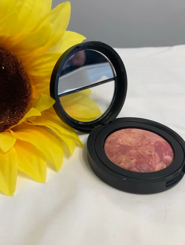 Rubor al horno Laura Geller Blush-n-Brighten color mármol - frambuesa 0,16 oz Foto 1 de 3