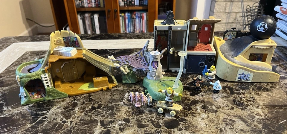 Shreks Swamp House & Potion Lab Playsets & Mini Figures 2004 Discontinued Toys - Image 1 of 4
