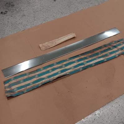 NOS 1973-1977 CHEVY EL CAMINO GMC SPRINT PUERTA IZQUIERDA MOLDURA INFERIOR Foto 1 de 4