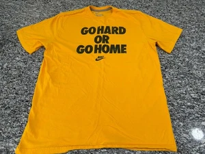 T-shirt Nike "Go Hard Or Go Home" gialla uomo XL vintage nuova con etichetta - Foto 1 di 6