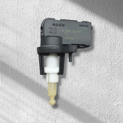 Ford C-Max II anno 2015 attuatore fari regolazione luminosità 92001472 - Immagine 1 di 4