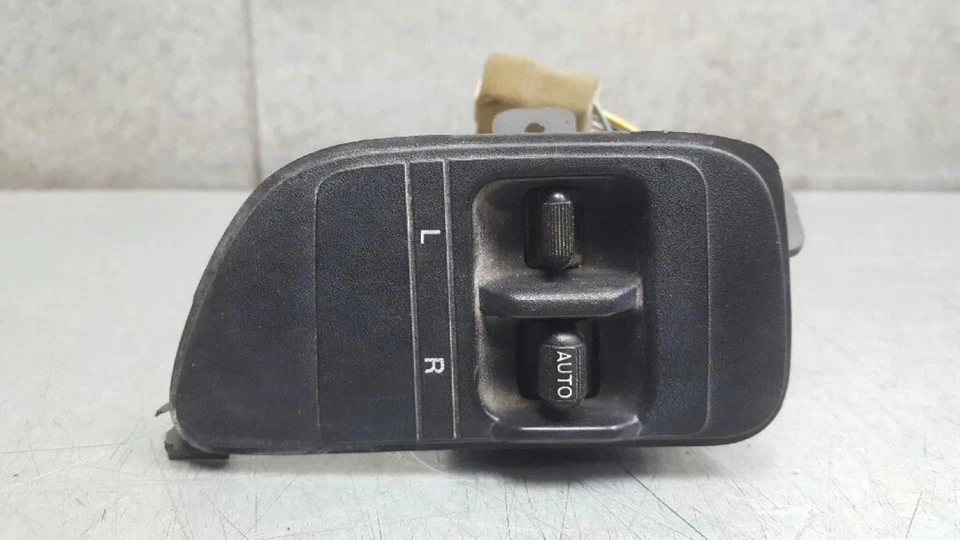 YUF10020 Mando Elevalunas Delantero Derecho para MG ROVER ROVER 200 (XW) 1203456 - Imagen 1 de 4