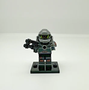 LEGO CMF Collectible Minifigure Series 9 - Alien Avenger - Picture 1 of 11
