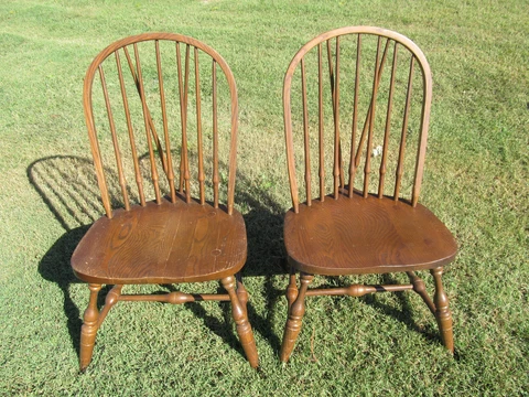 Vintage Pair Pennsylvania House Oak Windsor Dining or Side Chairs Set 2 Cover