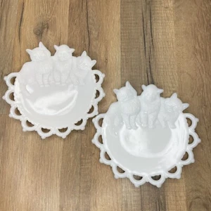 Vintage Milk Glass Decorative Kitten Relief Dish with Scalloped Edges Set of 2 - Picture 1 of 10