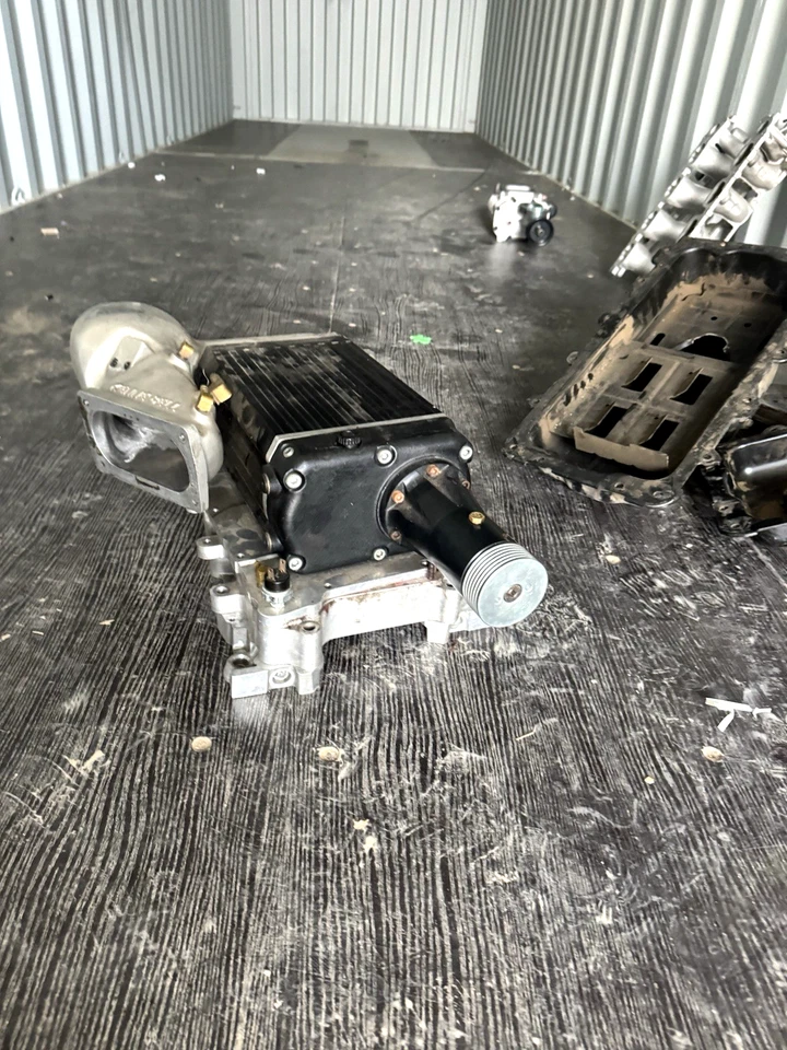 1996 - 1998 Mustang Cobra Kenny Bell 增压器及其安装歧管  — 第 1/4 张图片