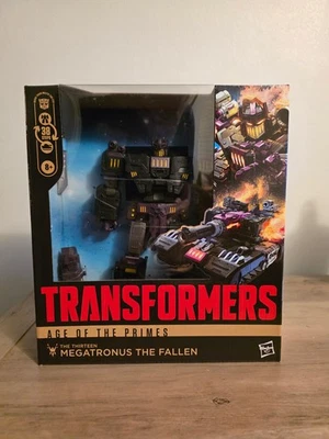 Экшн-фигурка ТРАНСФОРМЕРОВ Age of the Primes Megatronus The Fallen Leader Class - Изображение 1 из 4