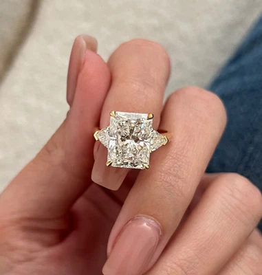 4.5Ct Radiant-Cut VS1 Lab Grown Diamond Three Stone Wedding Ring 14k Yellow Gold - Image 1 of 4