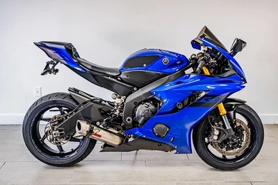 Yamaha YZF-R 2018  Foto 1 de 4