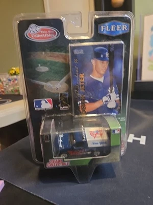 Camión diecast Derek Jeter 1999 Fleer White Rose coleccionables New York Yankees Foto 1 de 4