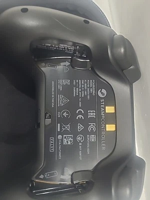 Steam Controller Model 1001  - Image 1 of 4