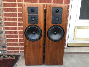 ads bookshelf speakers