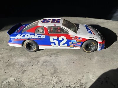 Ken Schrader #52 AC Delco 1995 Chevy Monte Carlo Racing Champions 1:24 Foto 1 de 4