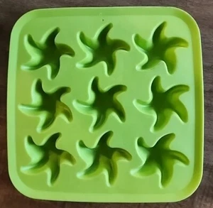 IKEA Silicone Green Star Shaped Flexible Ice Tray Mold 7 Inches Kitch - Picture 1 of 6